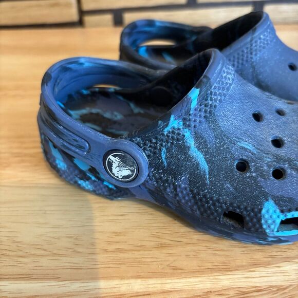Crocs Blue Tie Dye Clogs Size C8 - Picture 6 of 9